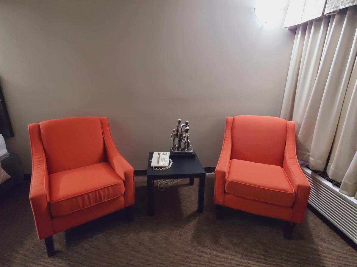 Royal Lodge エドモントン エクステリア 写真